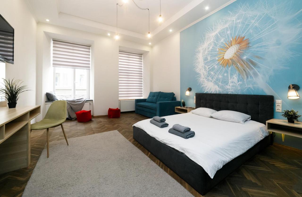 Main Square Apartment Good Stay In The City Center Lviv Ngoại thất bức ảnh